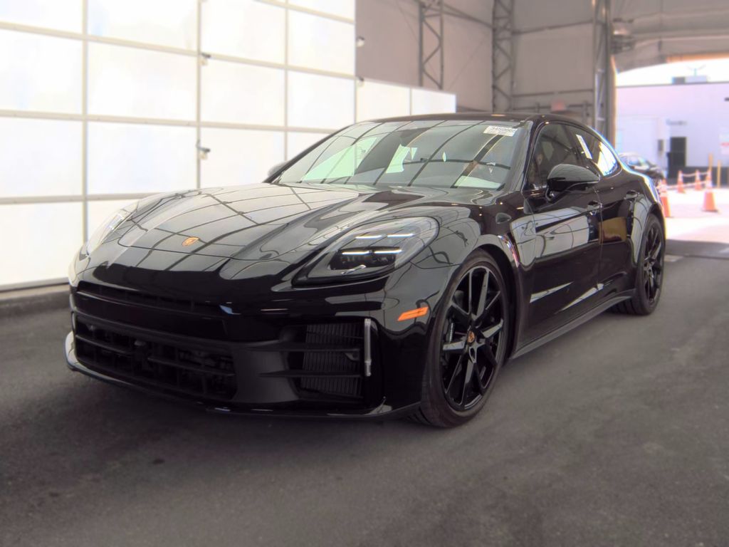 2025 Porsche Panamera 4 photo