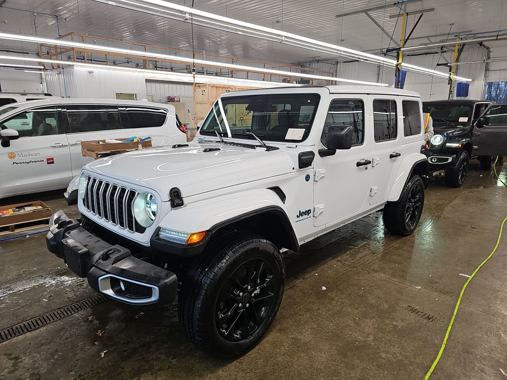 2025 Jeep Wrangler Sahara photo