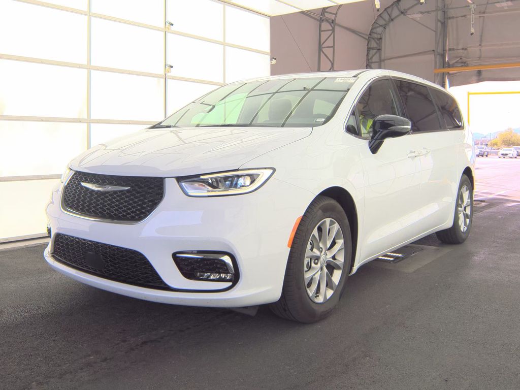 2026 Chrysler Pacifica Limited photo