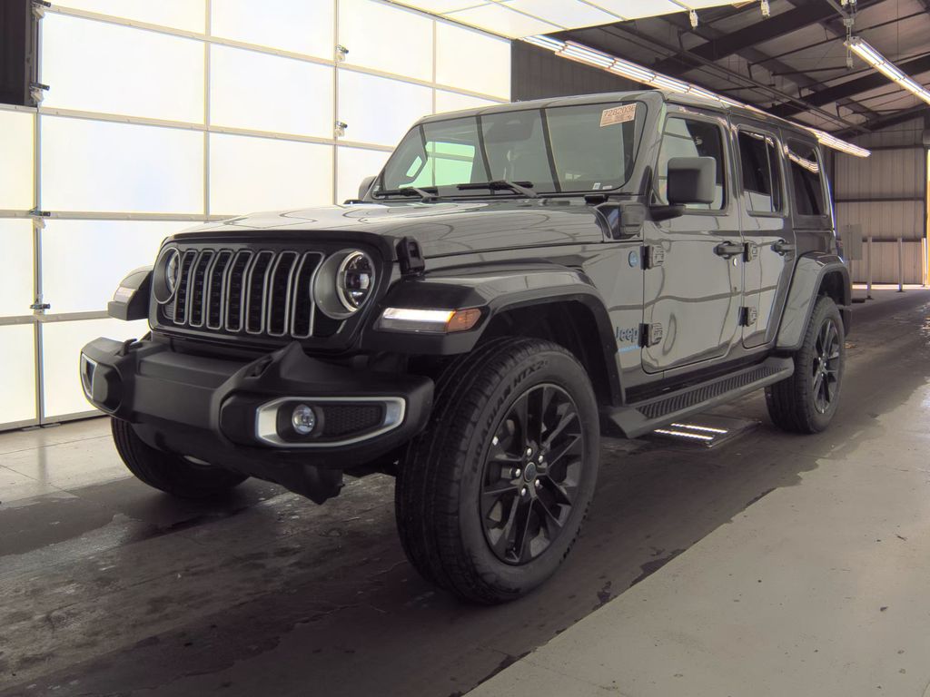 2025 Jeep Wrangler Sahara photo