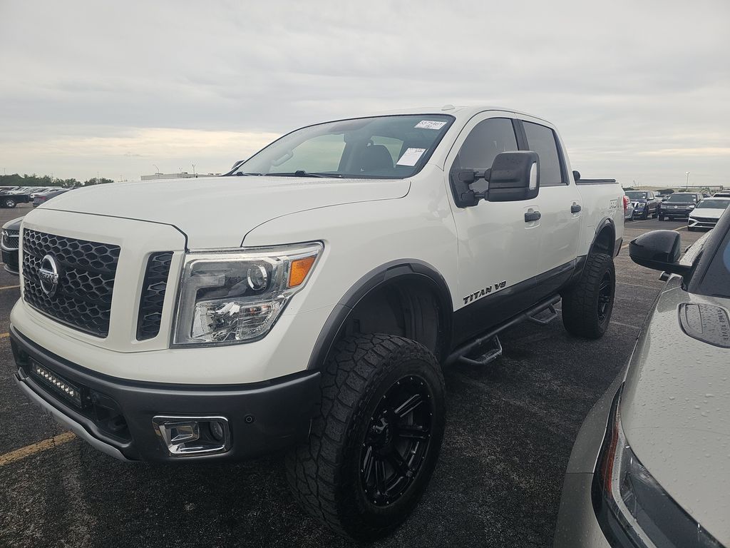 2018 Nissan Titan PRO-4X photo