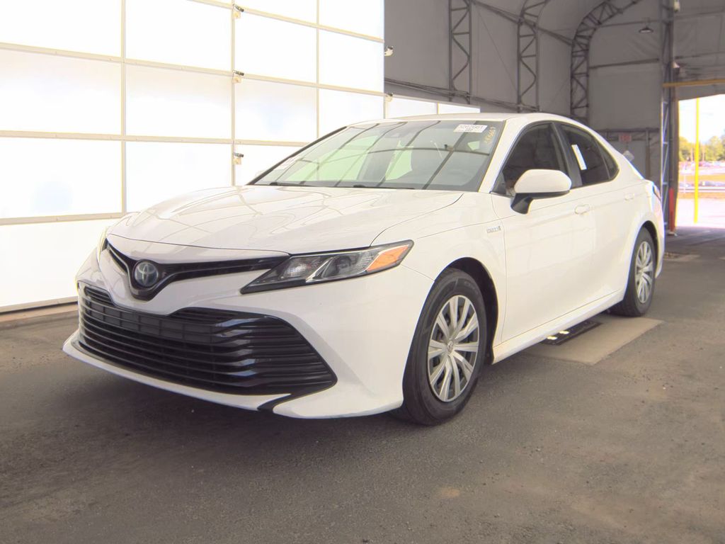2019 Toyota Camry Hybrid LE photo