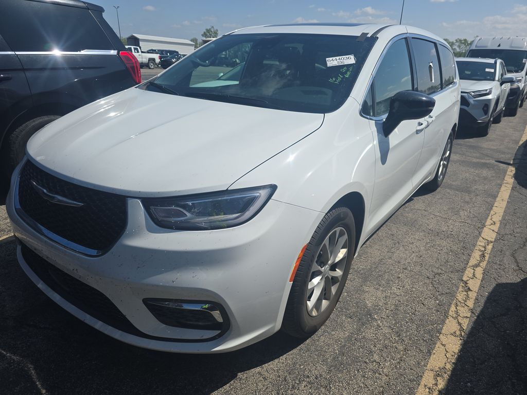 2026 Chrysler Pacifica Limited photo
