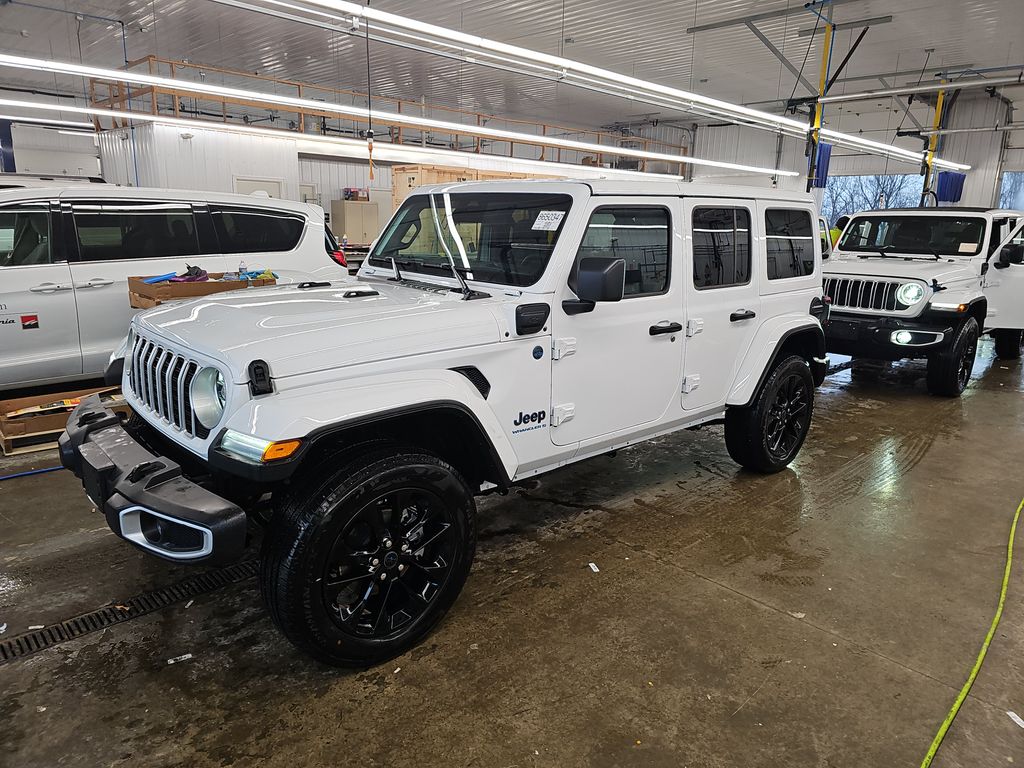 2025 Jeep Wrangler Sahara photo