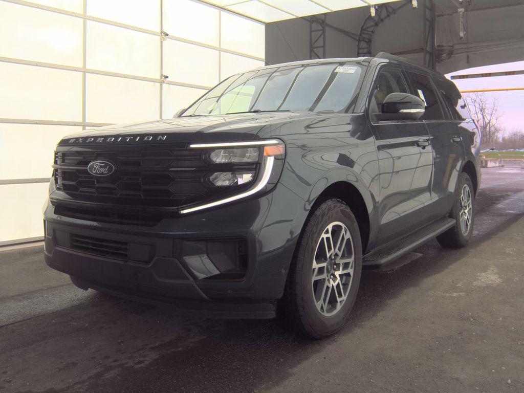2025 Ford Expedition Active photo