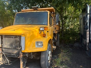 2003 Freightliner Medium Conventi photo