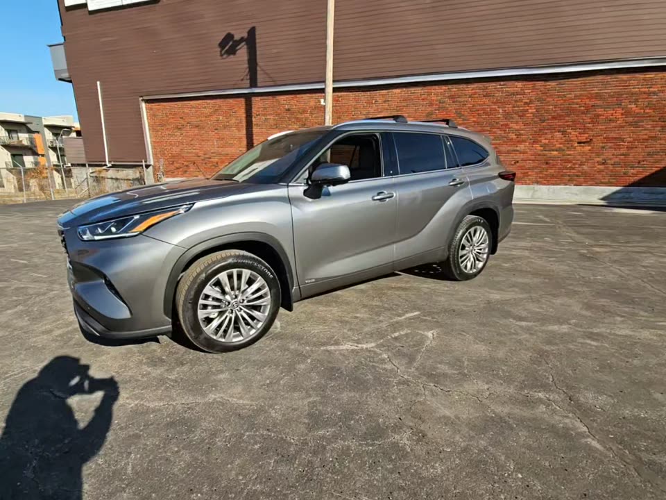 2026 Toyota Highlander Hybrd Plat photo