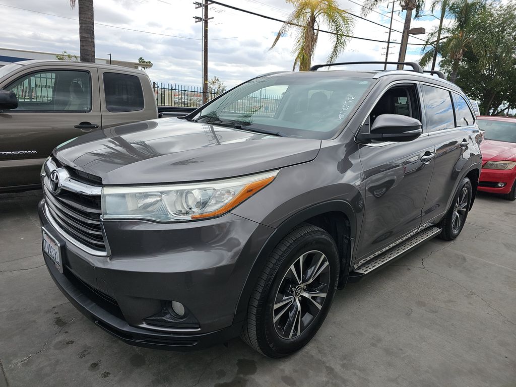 2016 Toyota Highlander XLE photo