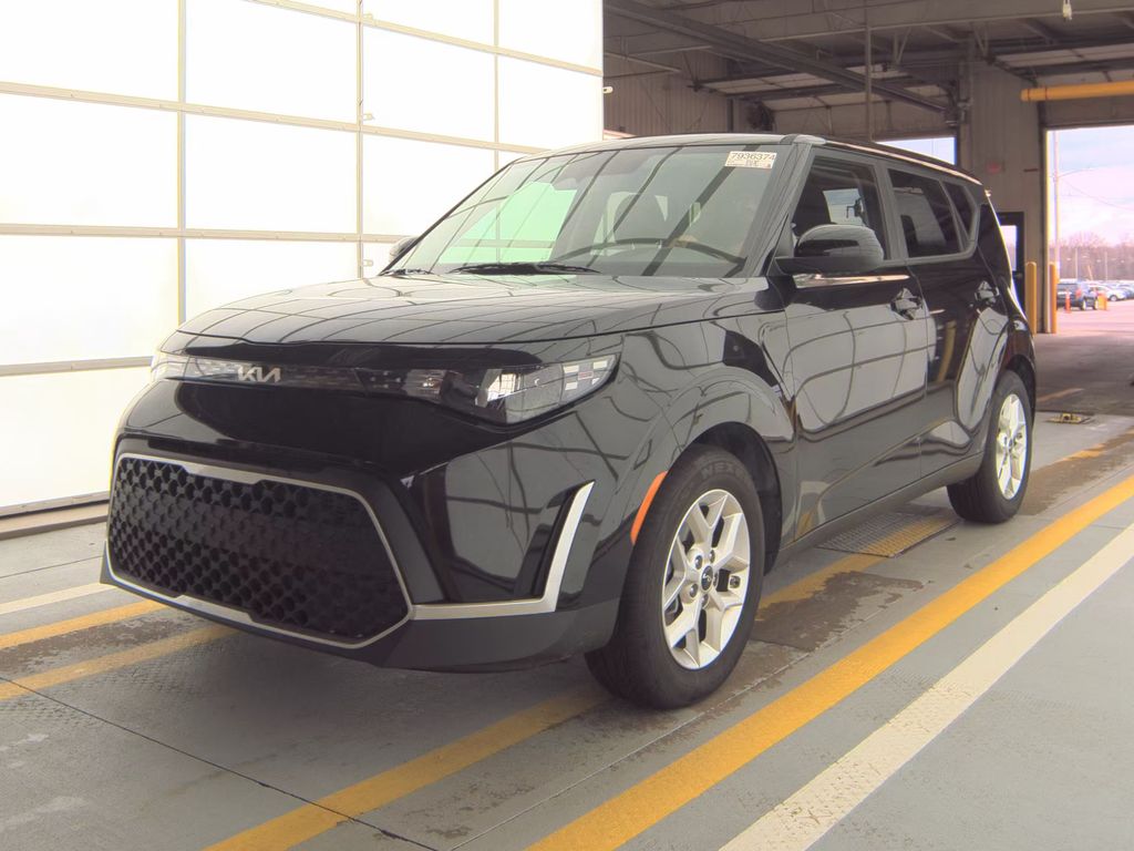2025 Kia Soul LX photo