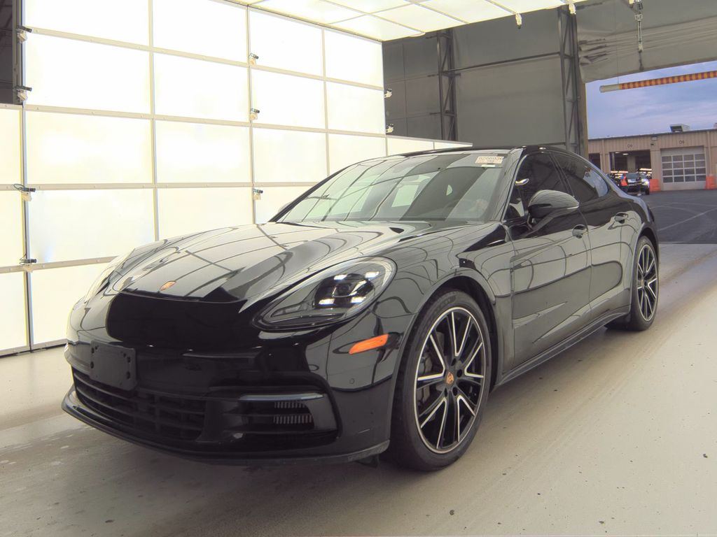 2018 Porsche Panamera 4S photo