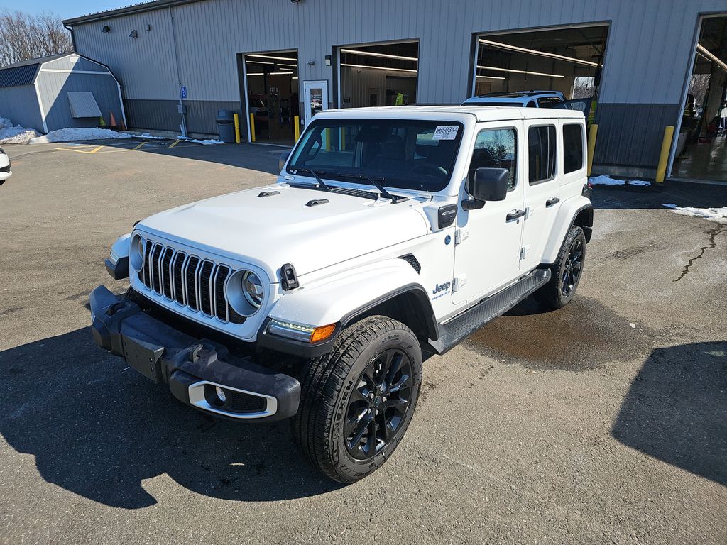 2025 Jeep Wrangler Sahara photo