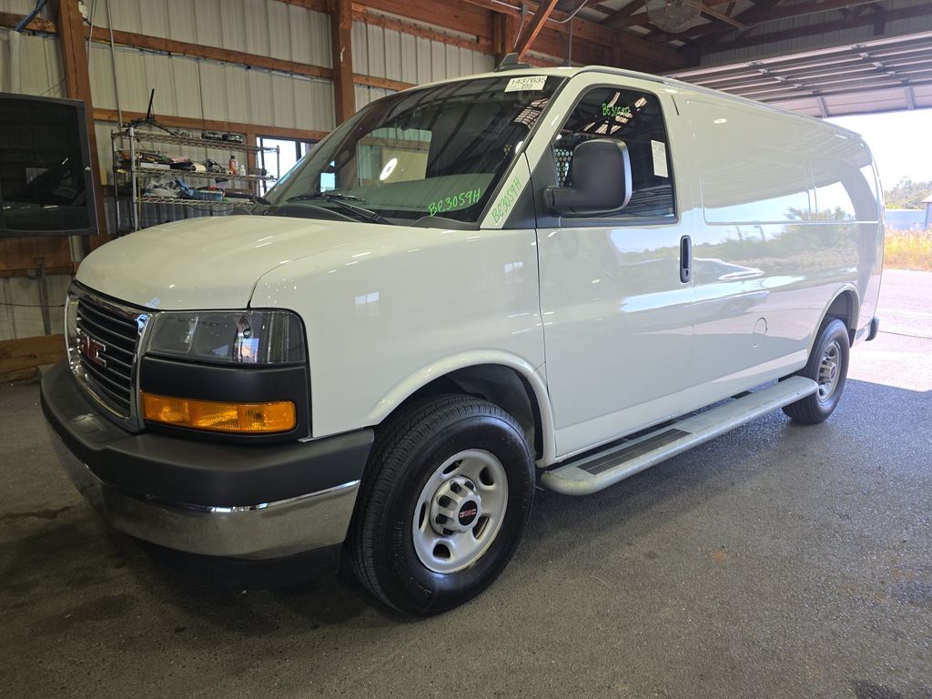 2025 GMC G2500 Cargo photo