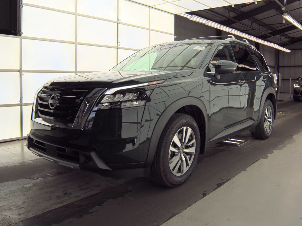 2025 Nissan Pathfinder SL photo