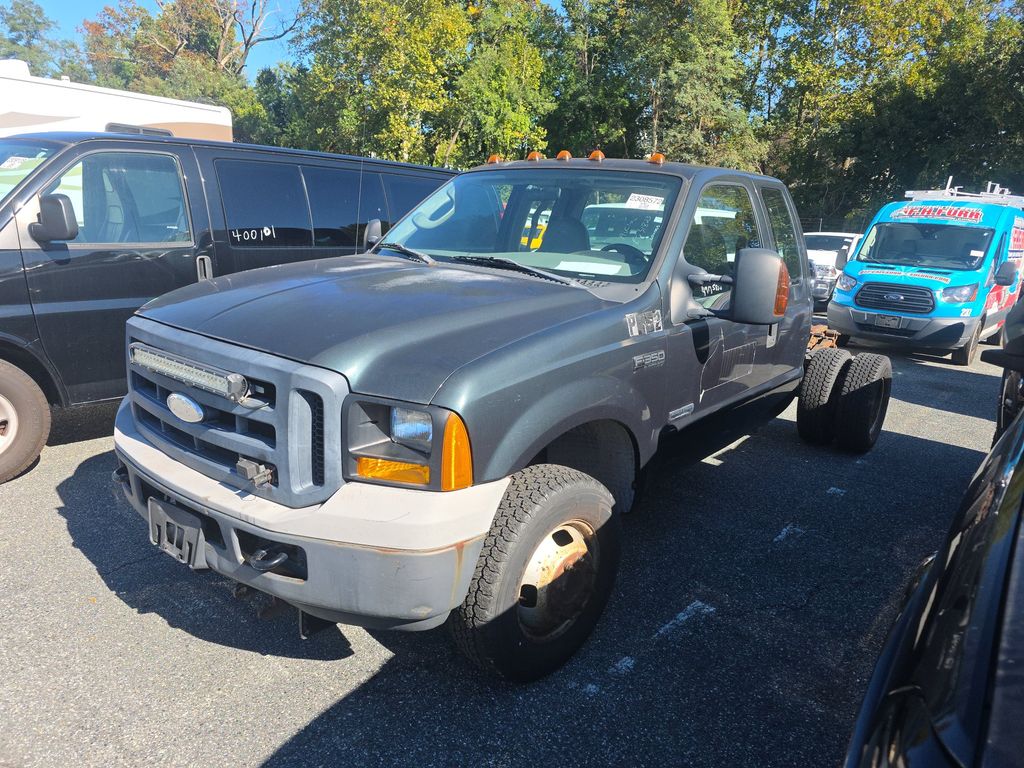 2006 Ford F-350 DRW XL photo