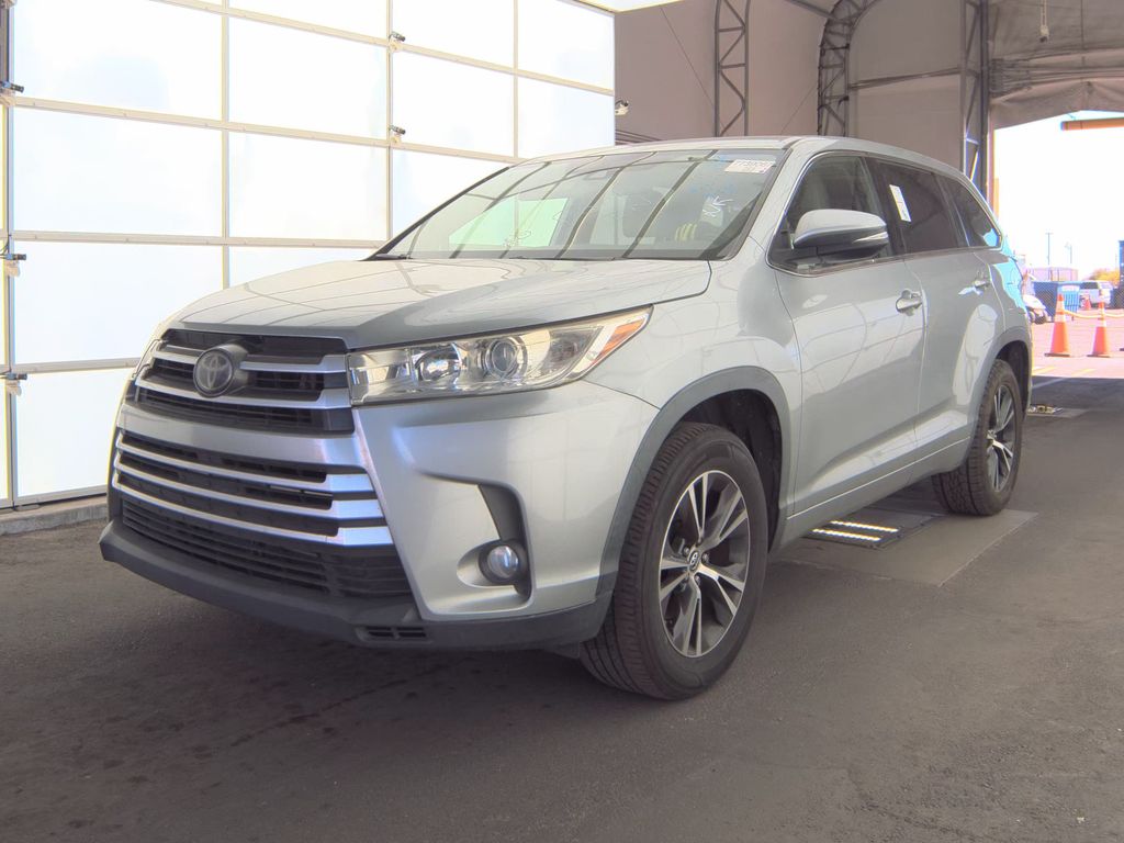 2018 Toyota Highlander LE Plus photo