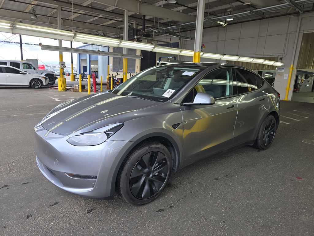 2025 Tesla Model Y Long Range photo