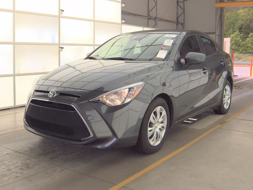 2019 Toyota Yaris L photo