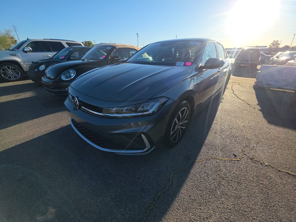 2025 Volkswagen Jetta SE photo