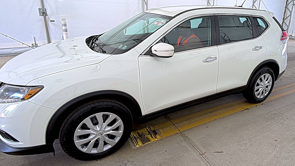 2015 Nissan Rogue S photo
