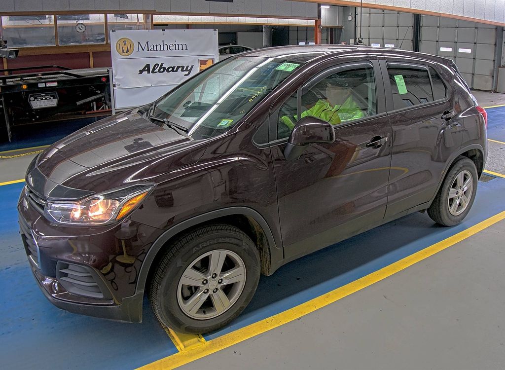2021 Chevrolet Trax LS photo