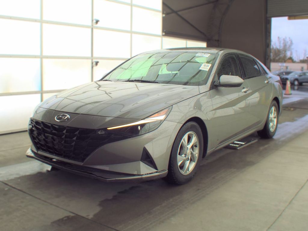 2021 Hyundai Elantra SE photo