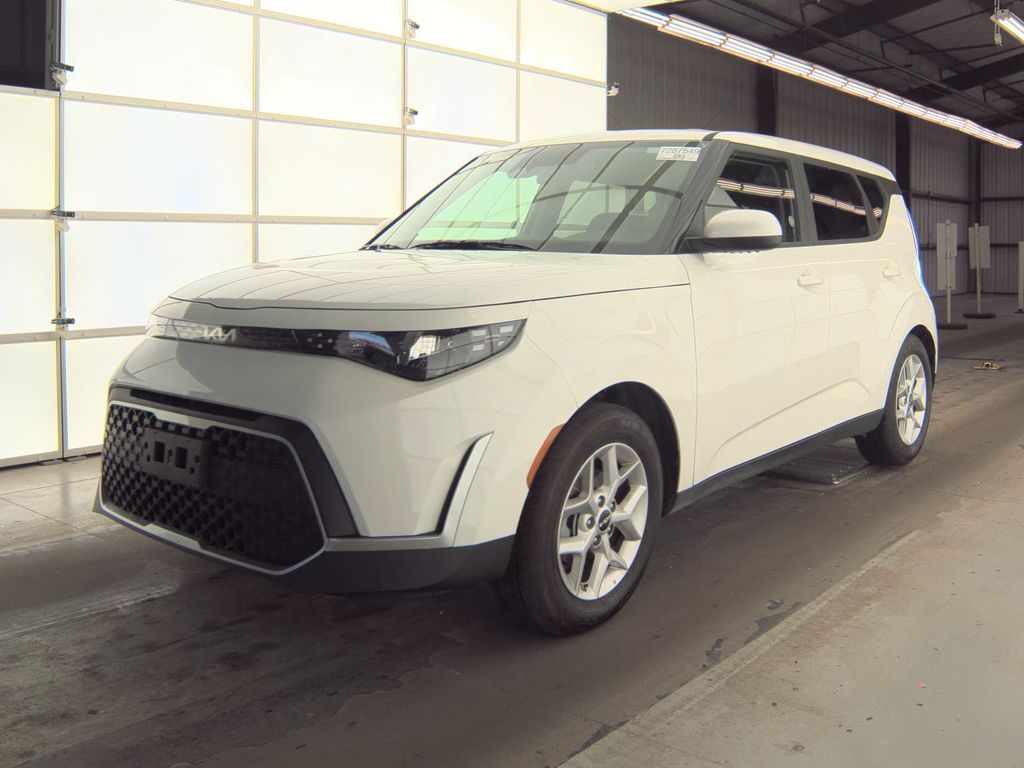 2025 Kia Soul LX photo