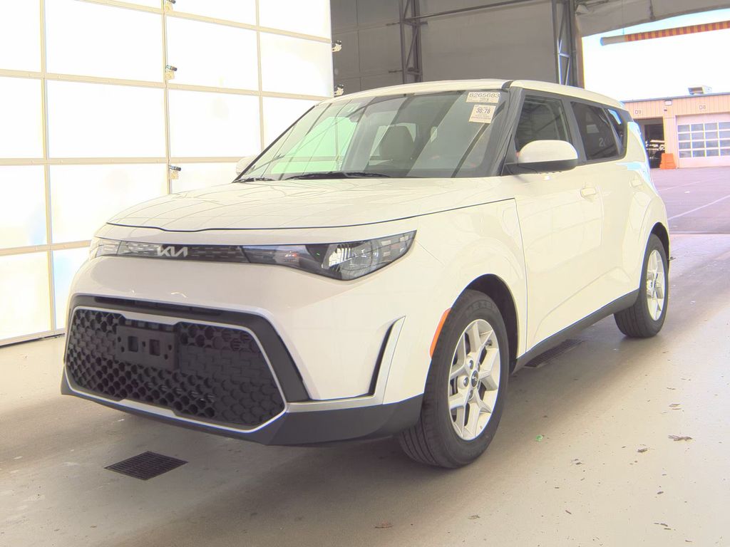2025 Kia Soul LX photo