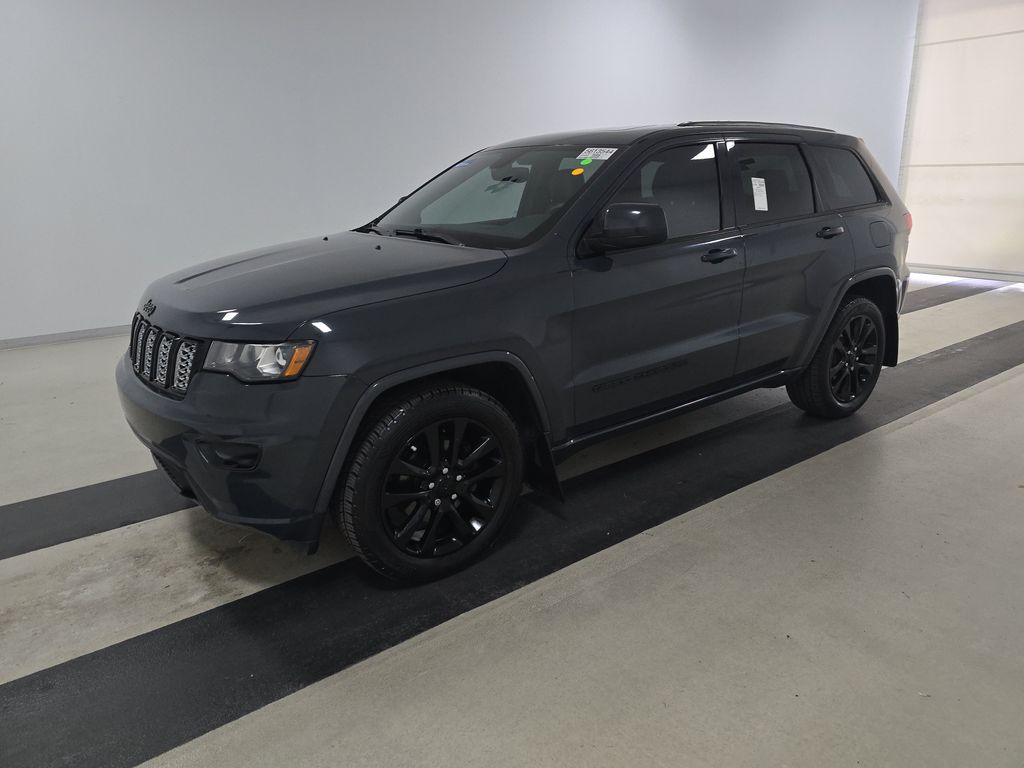 2017 Jeep Grand Cherokee Altitude photo