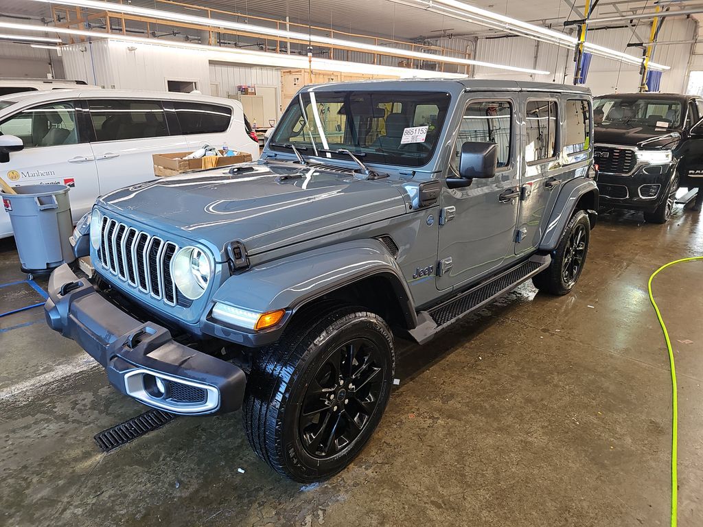 2025 Jeep Wrangler Sahara photo