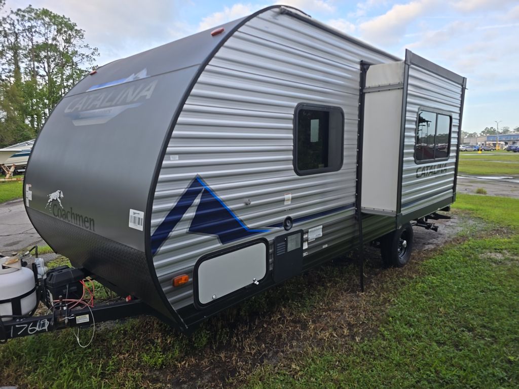 2023 Catalina Series 184FQS TT photo
