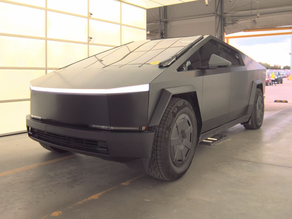 2025 Tesla Cybertruck photo