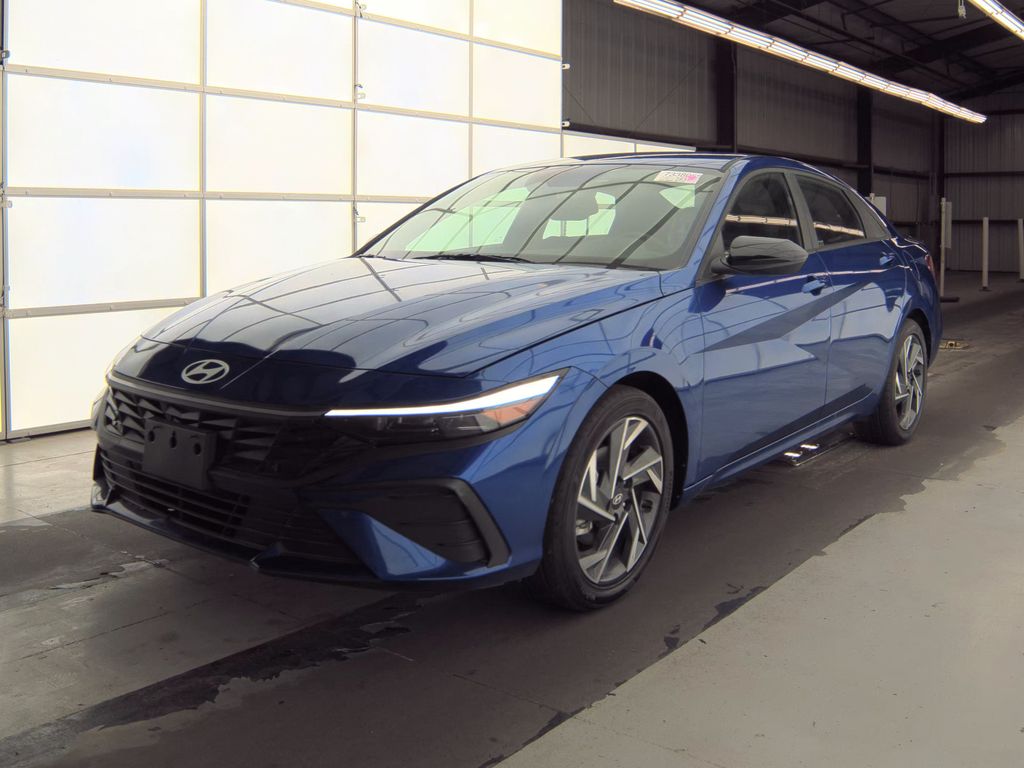 2025 Hyundai Elantra SEL Sport photo