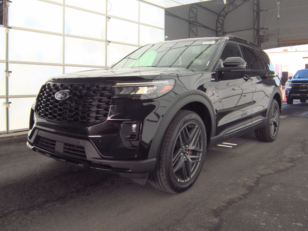 2025 Ford Explorer ST-Line photo