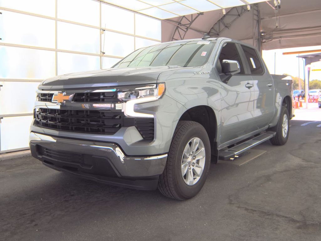 2025 Chevrolet Silverado 1500 LT photo
