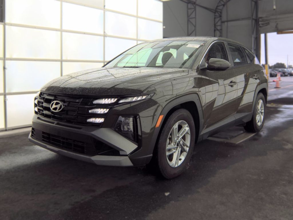 2025 Hyundai Tucson SE photo