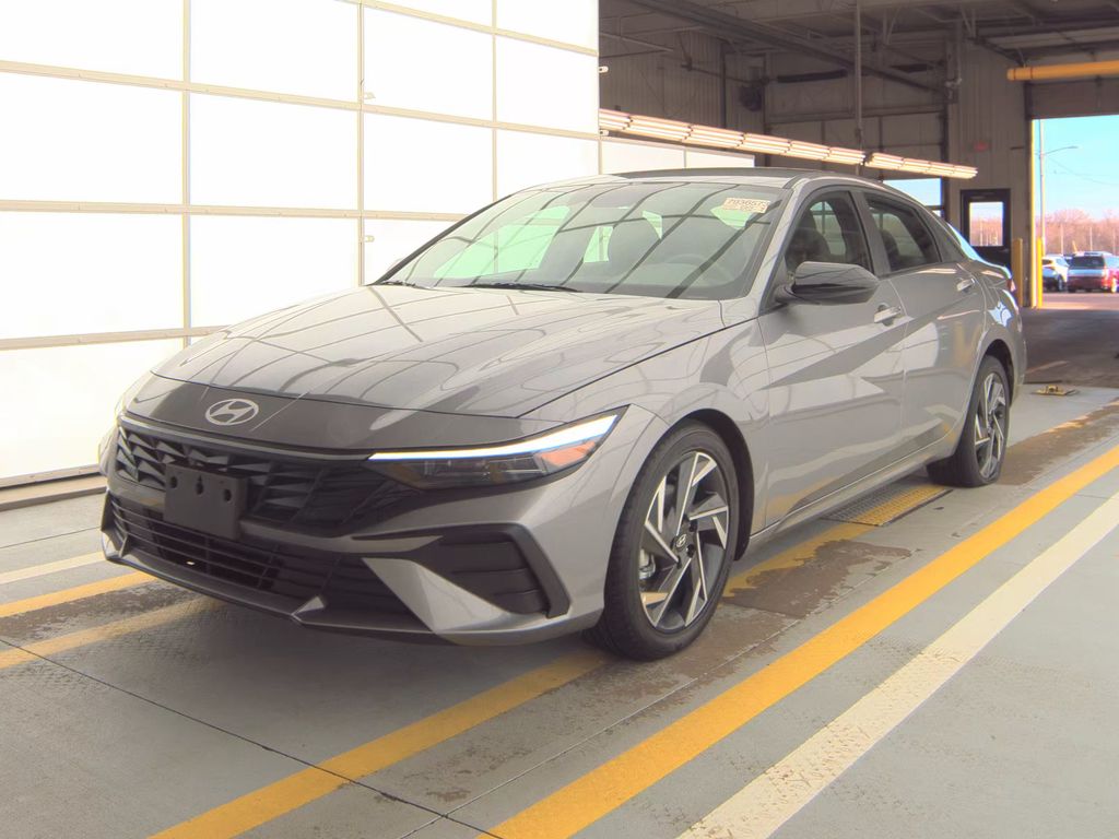 2025 Hyundai Elantra SEL Sport photo