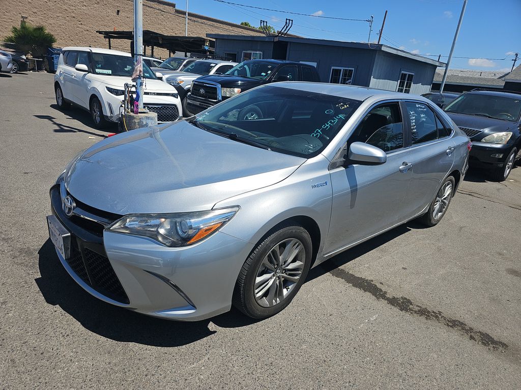 2016 Toyota Camry SE photo
