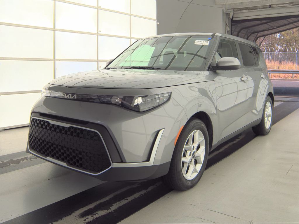 2025 Kia Soul LX photo