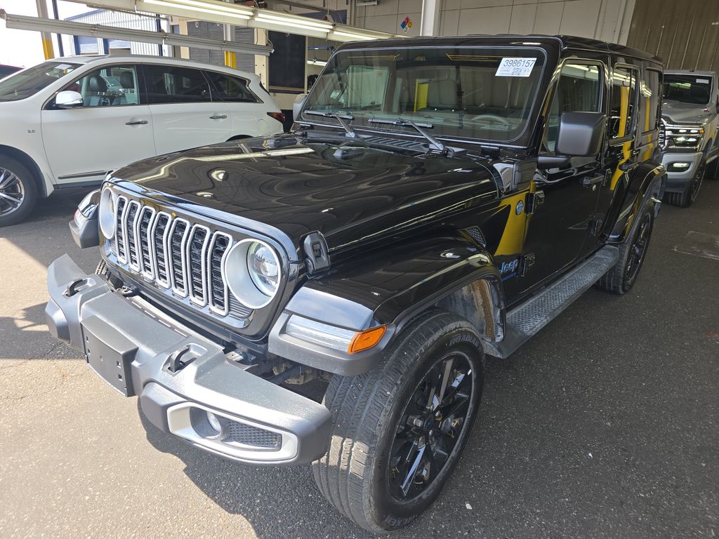 2025 Jeep Wrangler Sahara photo