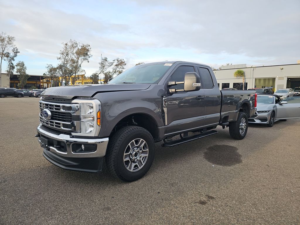 2025 Ford F-350 XLT photo