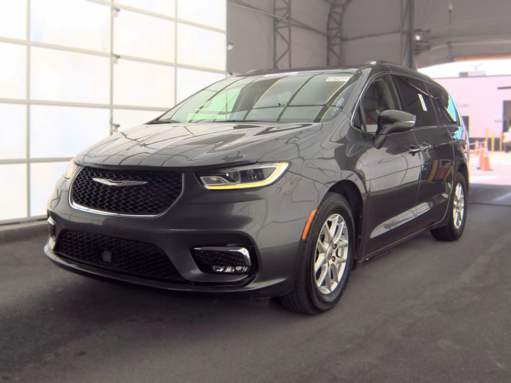 2021 Chrysler Pacifica Touring L photo