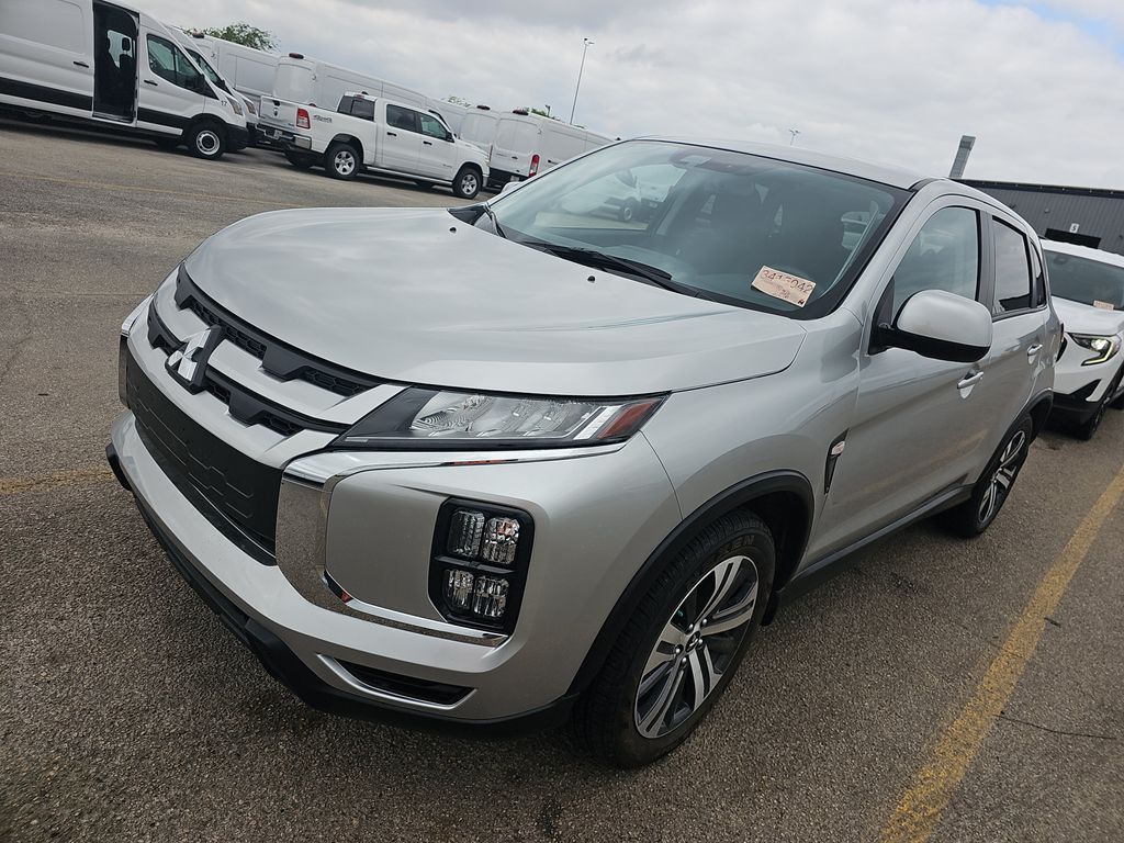 2025 Mitsubishi Outlander SP S photo