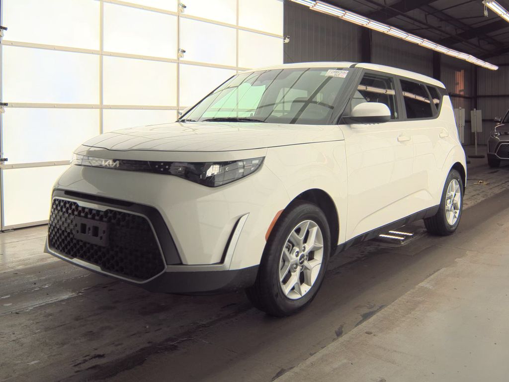 2025 Kia Soul LX photo