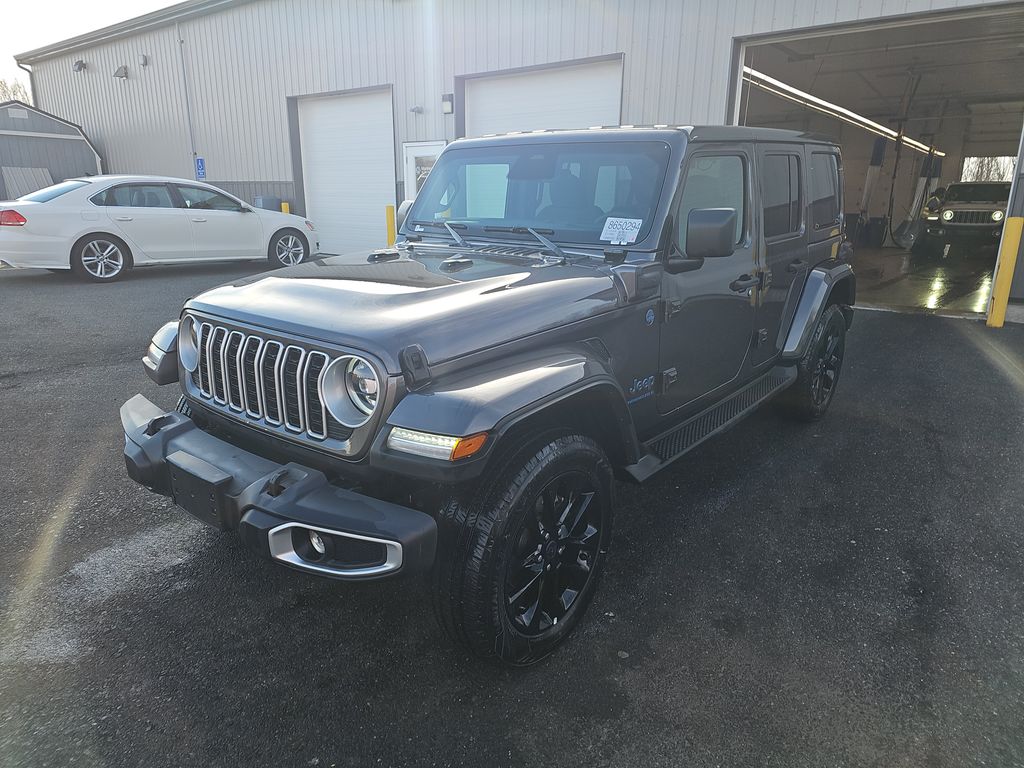 2025 Jeep Wrangler Sahara photo