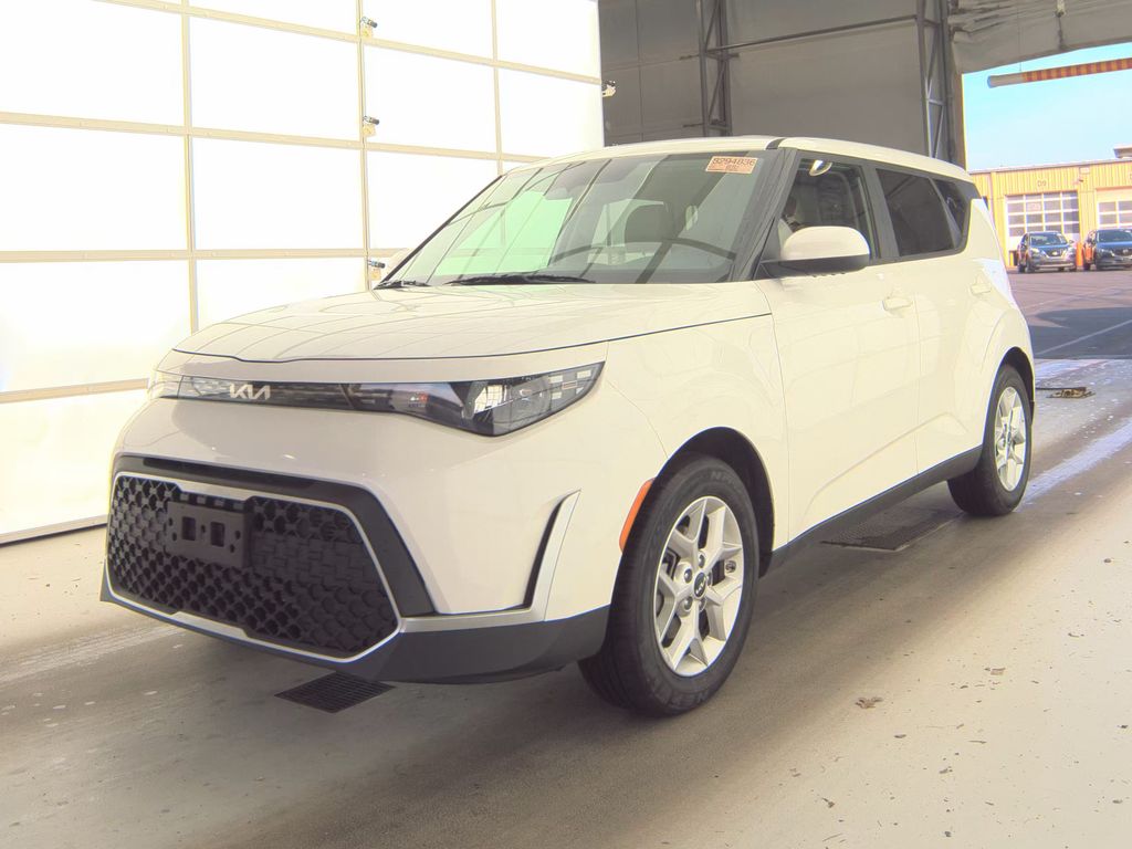2025 Kia Soul LX photo