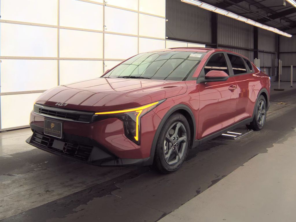 2025 Kia K4 LXS photo