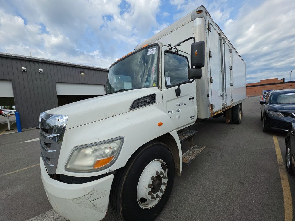 2013 Hino 258 268 photo