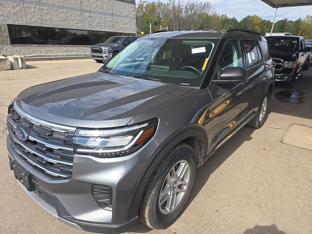 2025 Ford Explorer Active photo