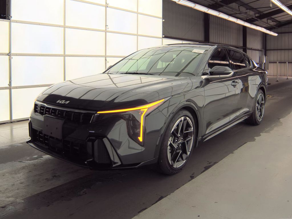 2025 Kia K4 GT-Line photo