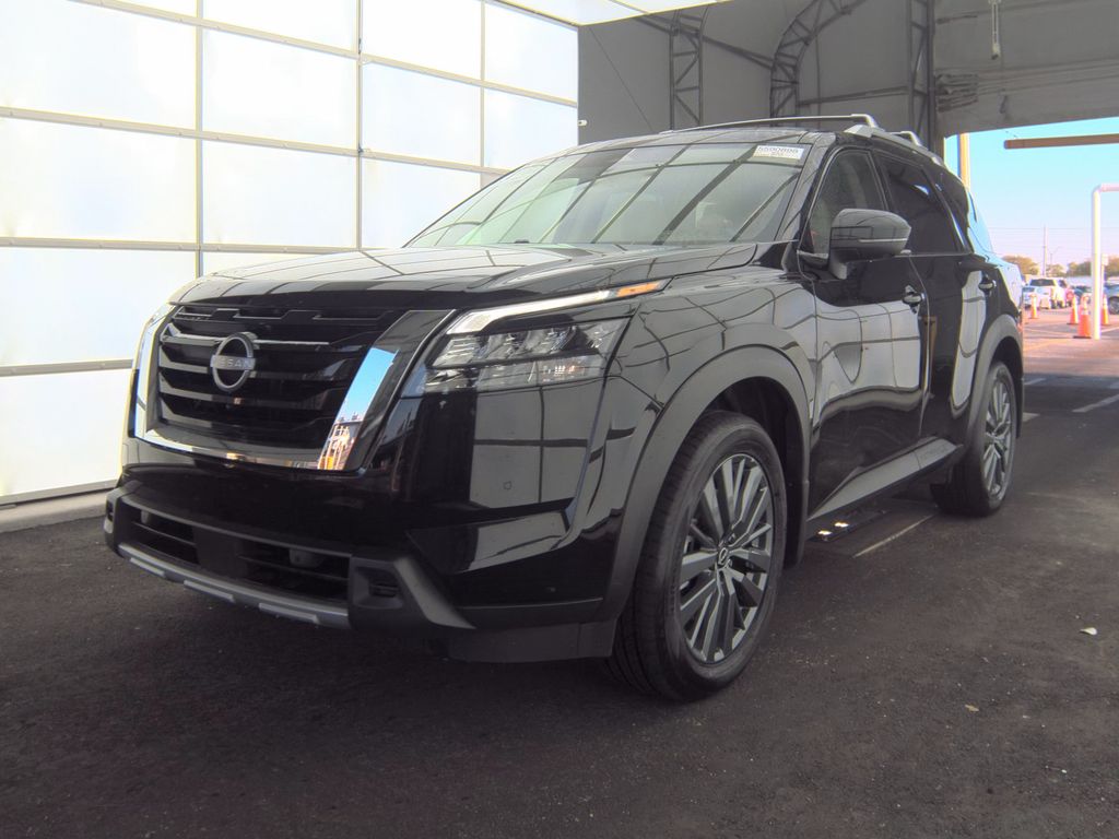 2025 Nissan Pathfinder SL photo